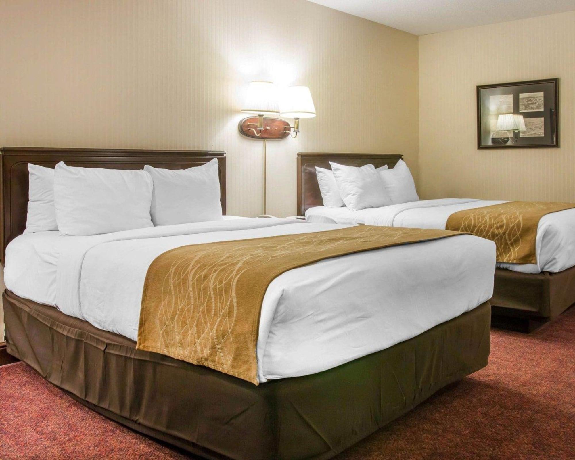 Comfort Inn Lakeside Mackinaw City Exterior photo