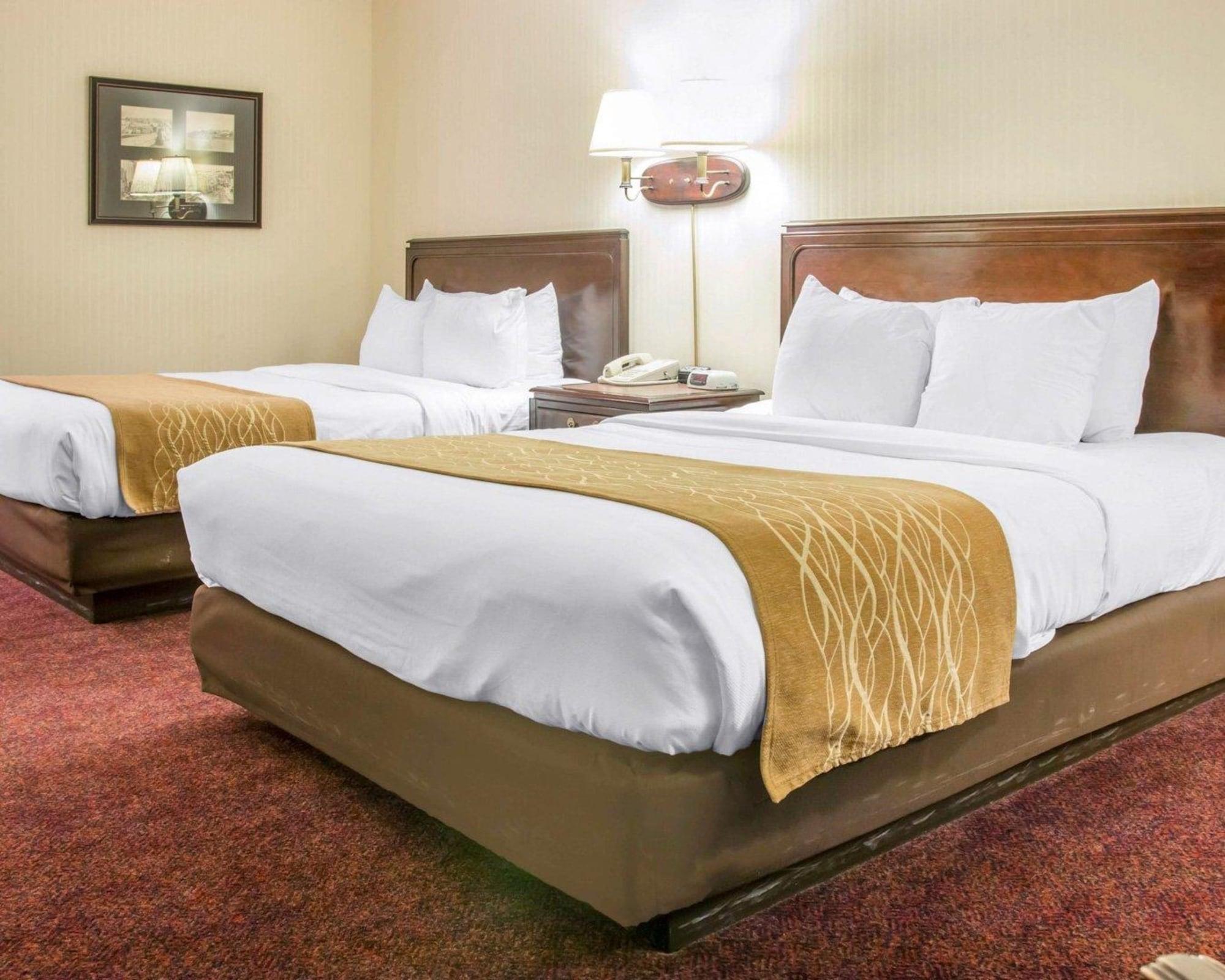 Comfort Inn Lakeside Mackinaw City Exterior photo