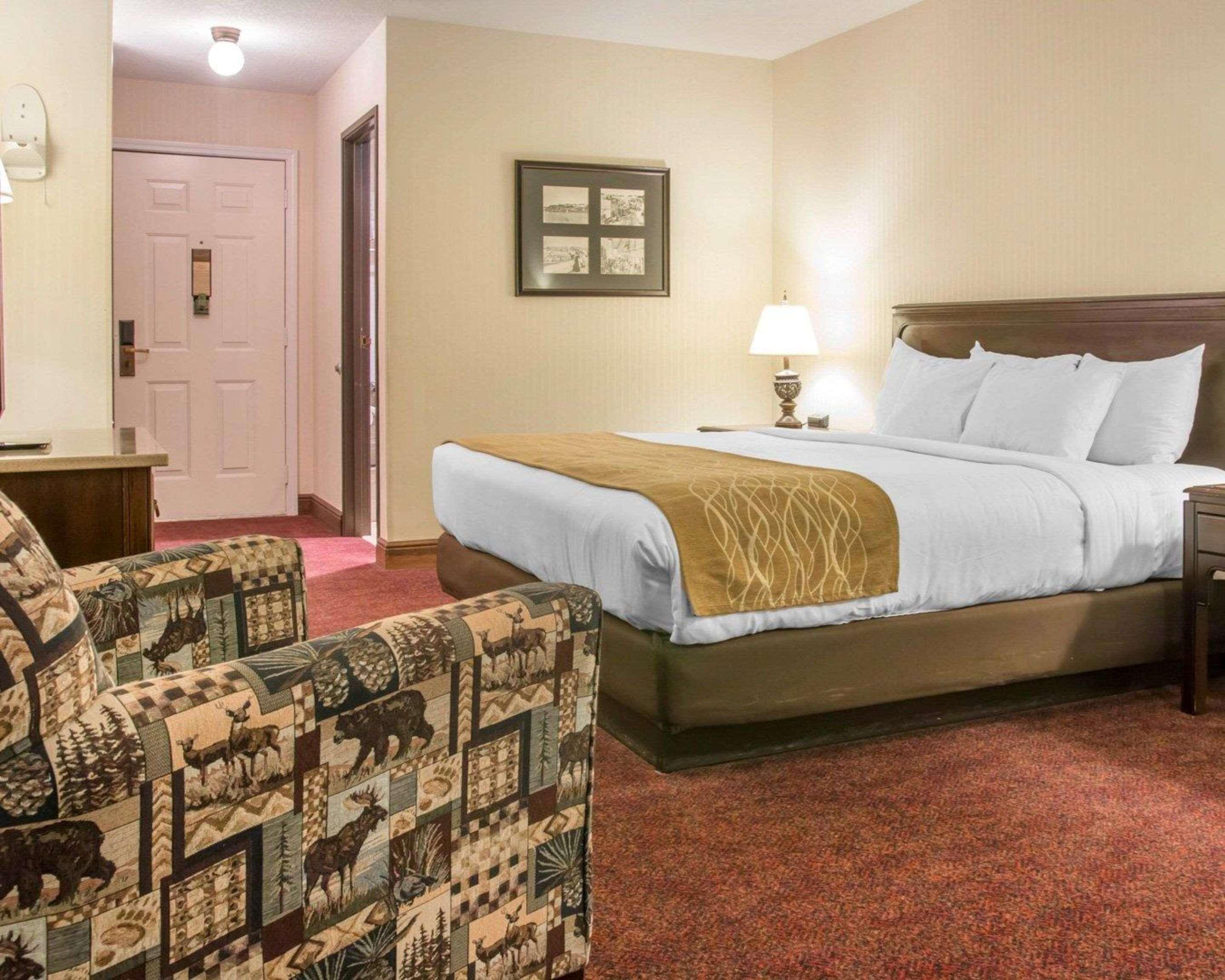 Comfort Inn Lakeside Mackinaw City Exterior photo