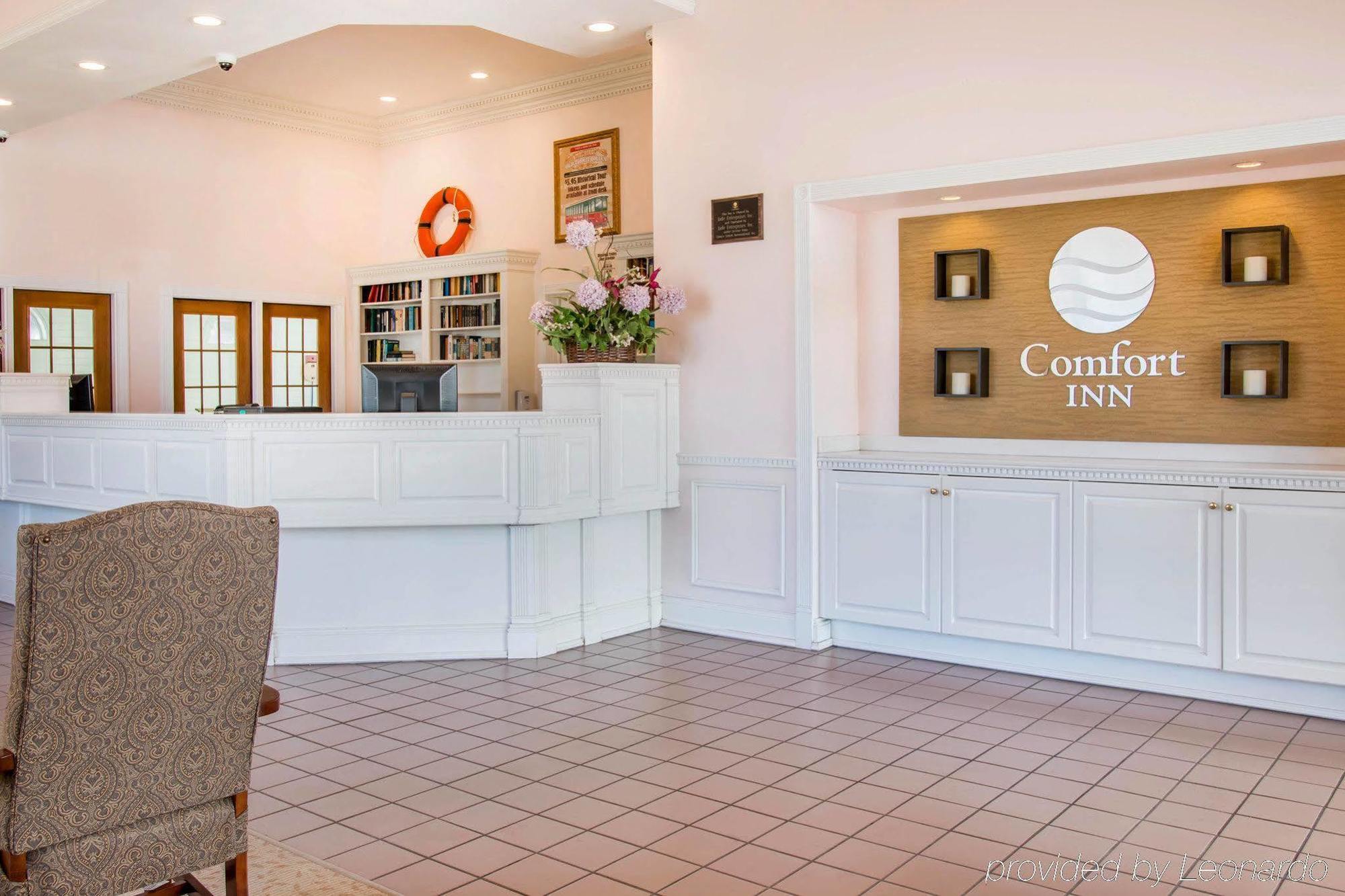 Comfort Inn Lakeside Mackinaw City Exterior photo