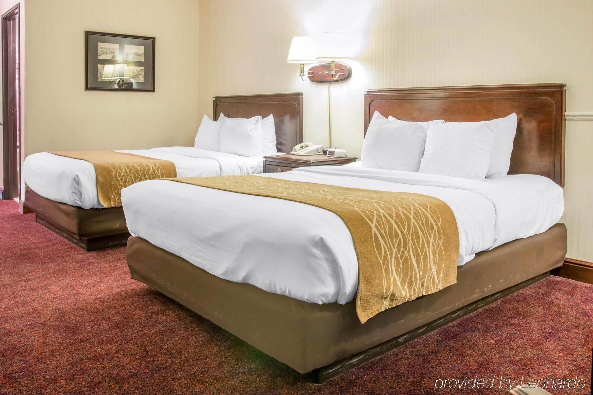 Comfort Inn Lakeside Mackinaw City Exterior photo