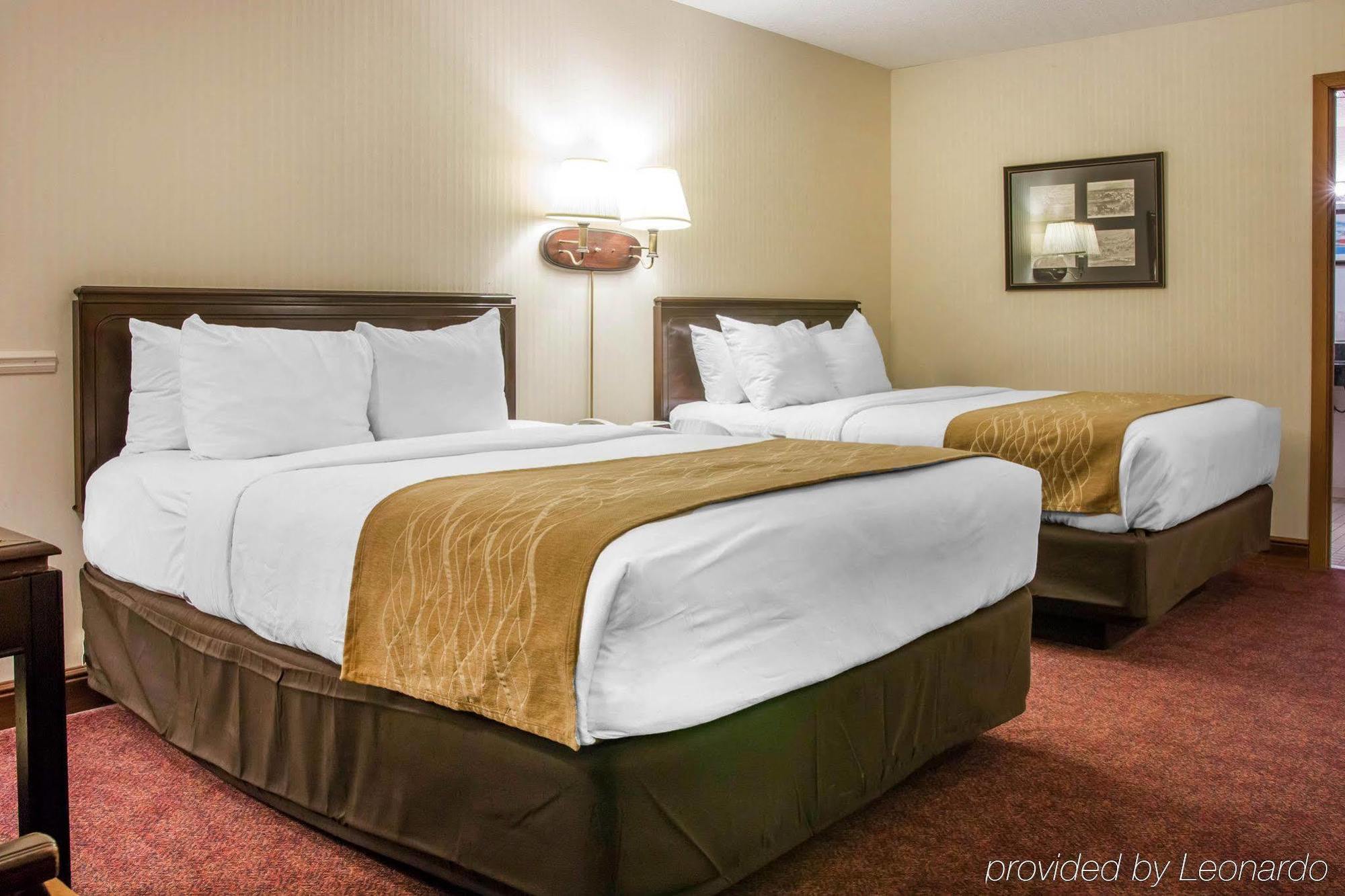 Comfort Inn Lakeside Mackinaw City Exterior photo