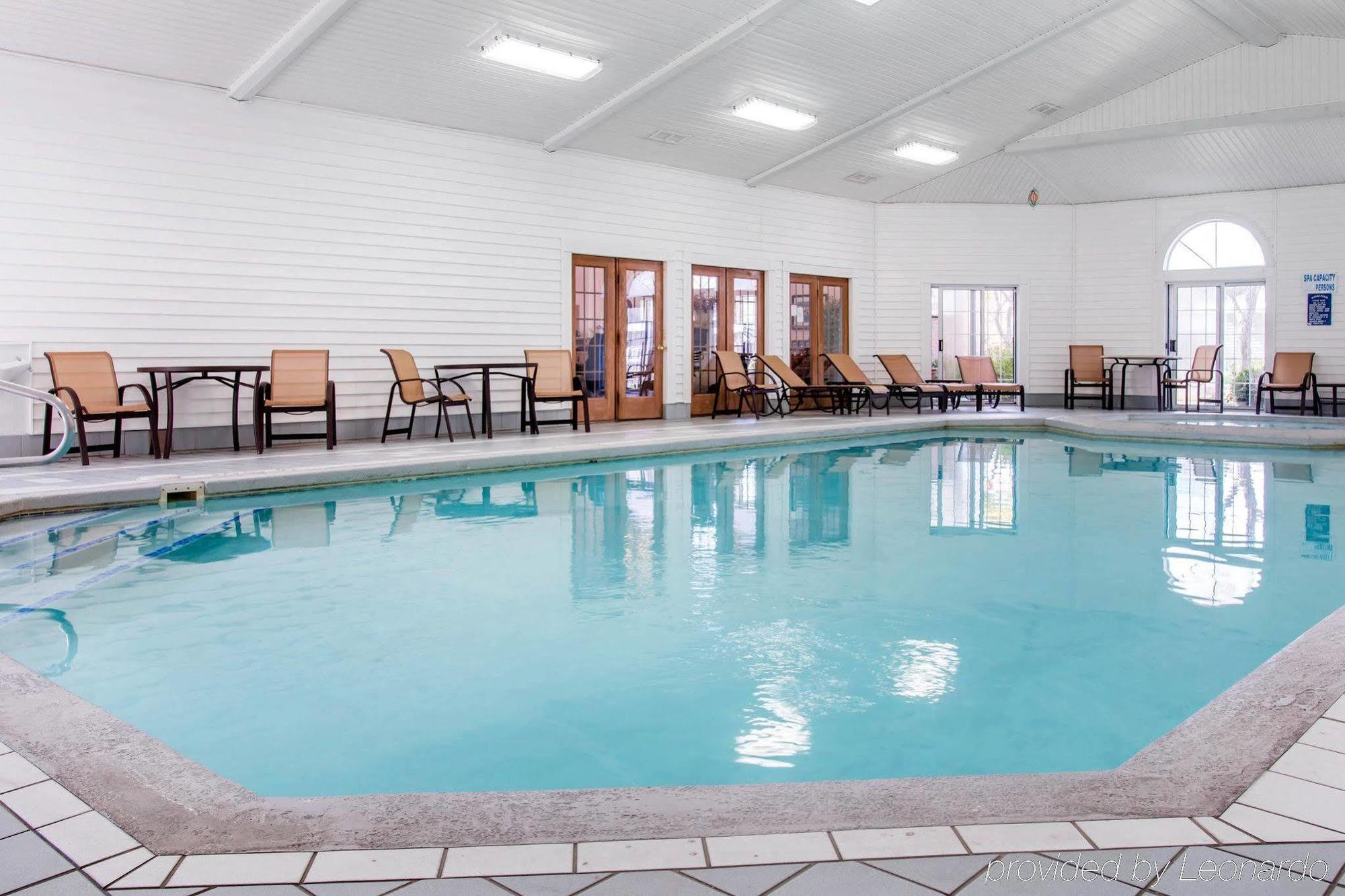 Comfort Inn Lakeside Mackinaw City Exterior photo